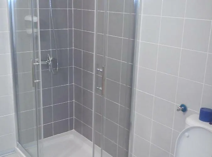 Διαμέρισμα De - *